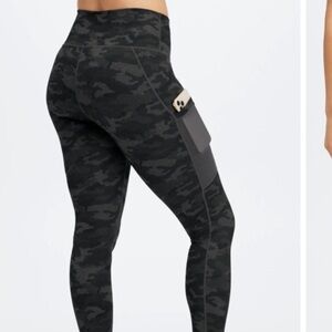 Fabletics on-the-go Powerhold High-waisted Legging